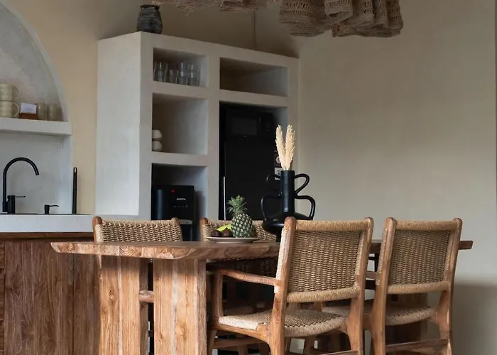 Casa Mimosa - 2br Mediterranean Villa-getaway Near Beach&cafes *