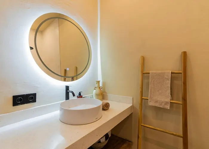Casa Mimosa - 2br Mediterranean Villa-getaway Near Beach&cafes Villa Tanah Lot